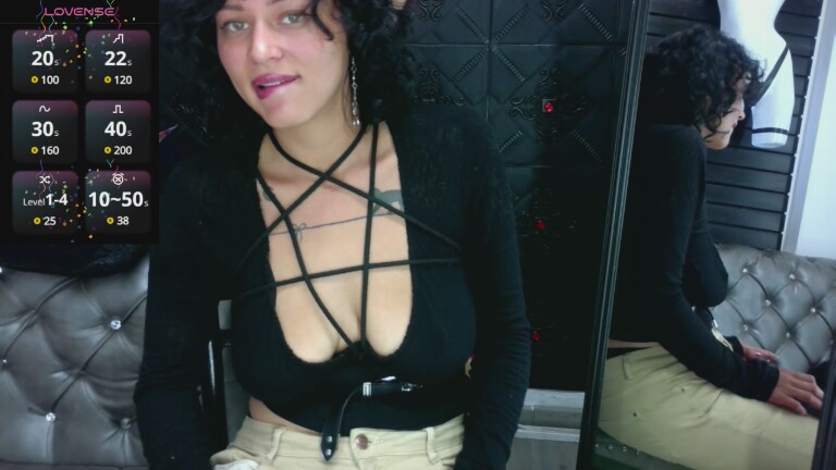 Theodora_bby's Streamate show and profile