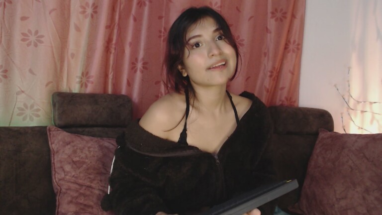 Daphnee18's Streamate show and profile