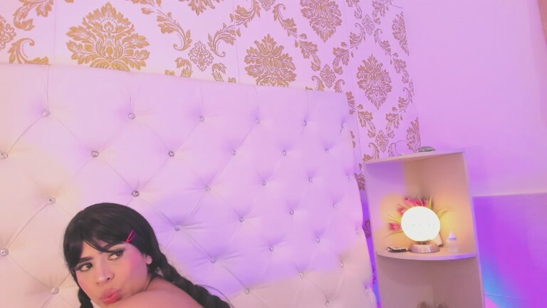 EMA_LAMBERT's Streamate show and profile