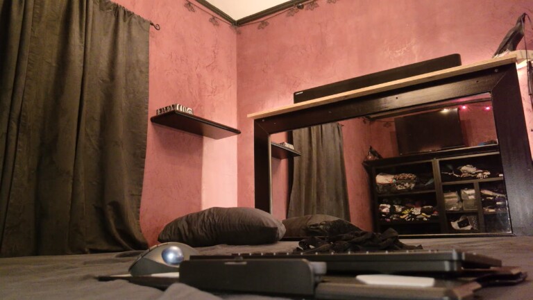 gothgirl_astrid's Streamate show and profile