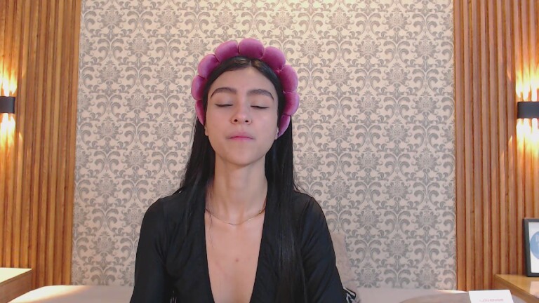 Charlotte_18's Streamate show and profile