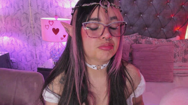 MaddieWaves's Streamate show and profile