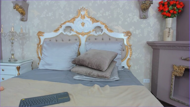 LarissaHills's Streamate show and profile