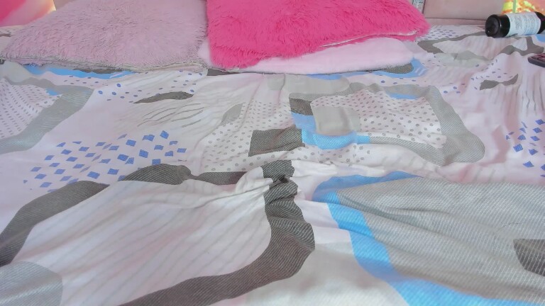 miablaze18's Streamate show and profile