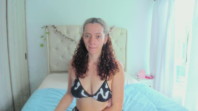 AliceKizar's Streamate show and profile