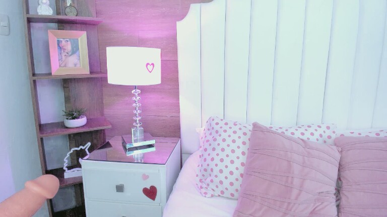 MaddieWaves's Streamate show and profile