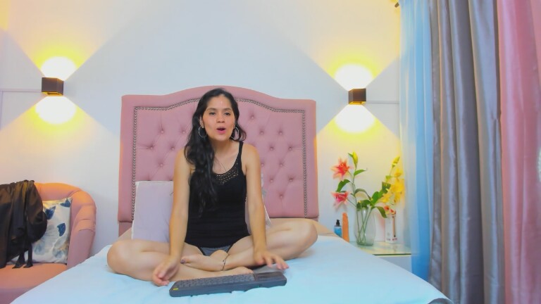 Paulynavera's Streamate show and profile