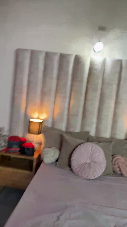 Evelin_Lombardi's Streamate show and profile