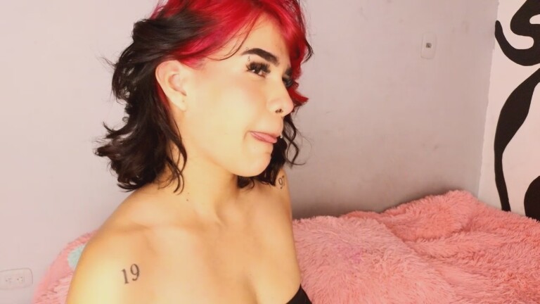 MaddyLovexxx's Streamate show and profile