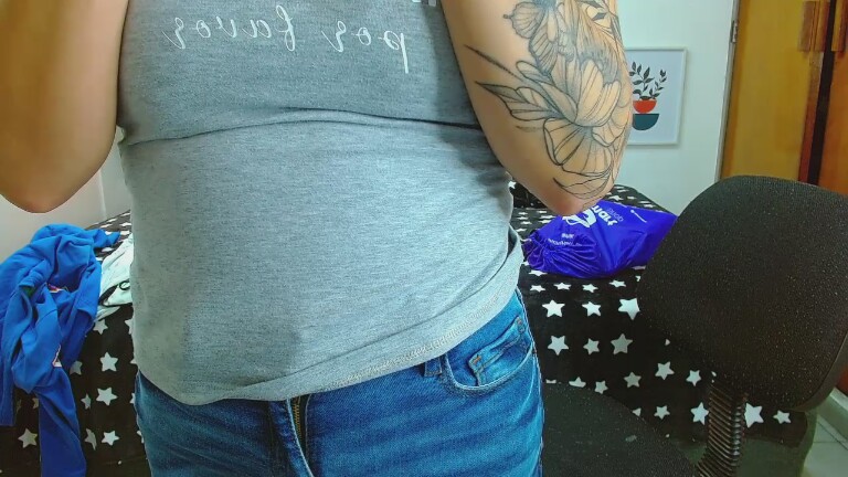 Lucia_s's Streamate show and profile