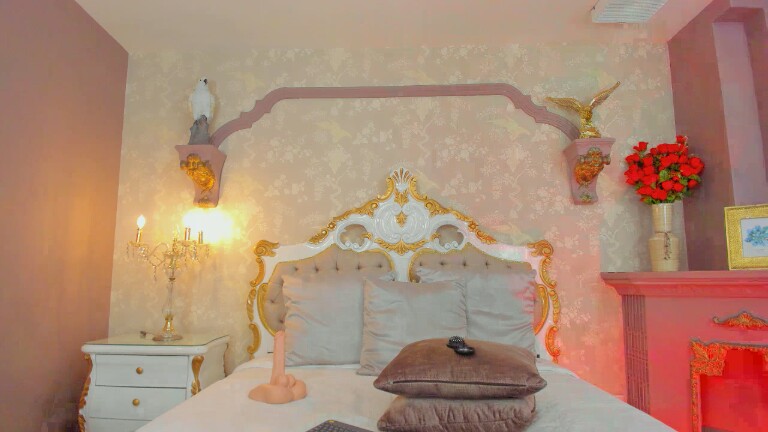 ZuzanHoll's Streamate show and profile