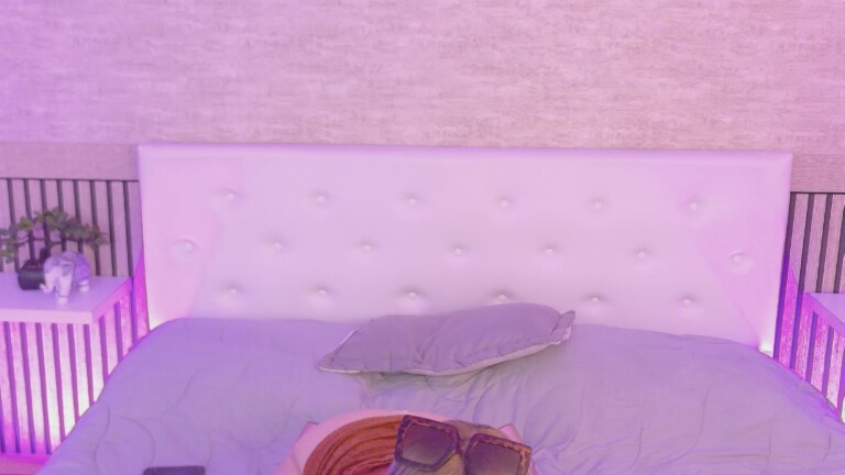 Camilatoscano's Streamate show and profile