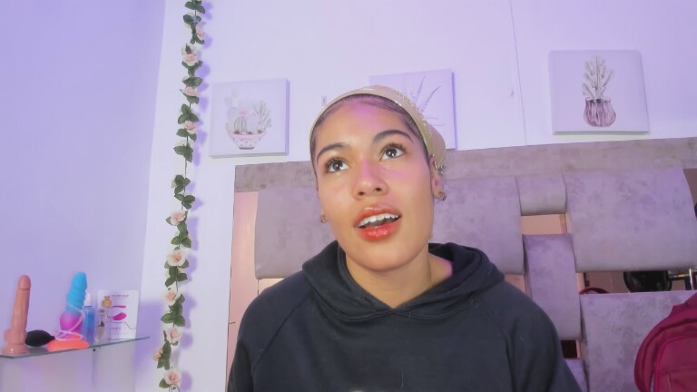 BaddieDelayla's Streamate show and profile