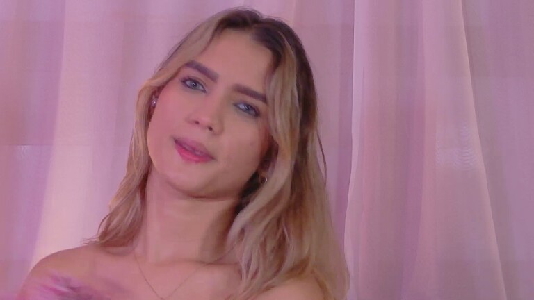 ZeyneJohnson's Streamate show and profile