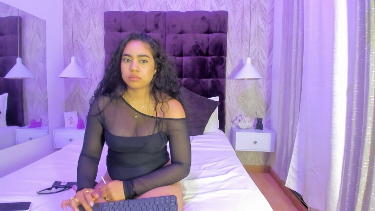 XayraVelvet's Streamate show and profile