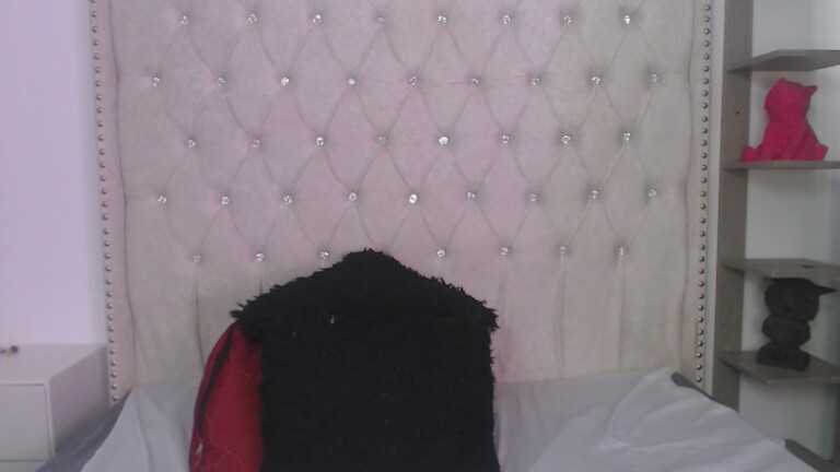 Abril_Foxxx_Squirt's Streamate show and profile