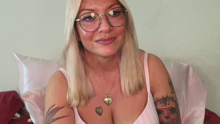 Cat_xx's Streamate show and profile