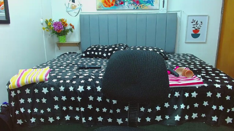 Lucia_s's Streamate show and profile