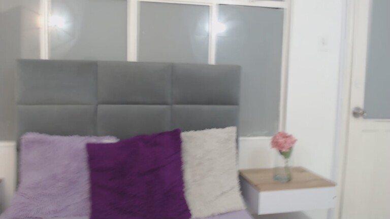 EllieBella's Streamate show and profile