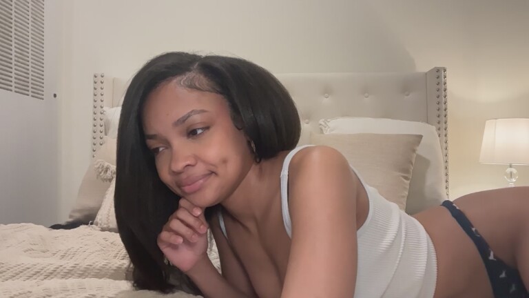 HalleTheStar's Streamate show and profile