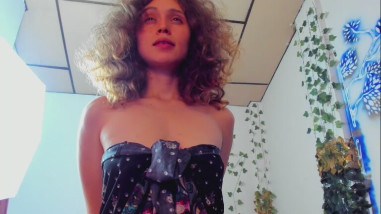 Sophiamiller18's Streamate show and profile